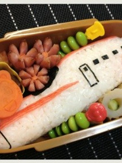 簡単♪スーパーこまち‼キャラ弁♪-レシピのメイン写真