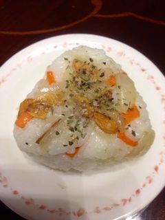 玉ねぎのニンニク炒めおにぎり-レシピのメイン写真