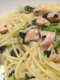 冷凍食材で鮭とほうれん草のクリームパスタ-レシピのメイン写真
