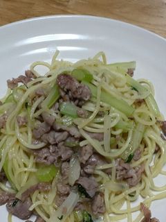 セロリと豚肉の塩焼きそば!-レシピのメイン写真