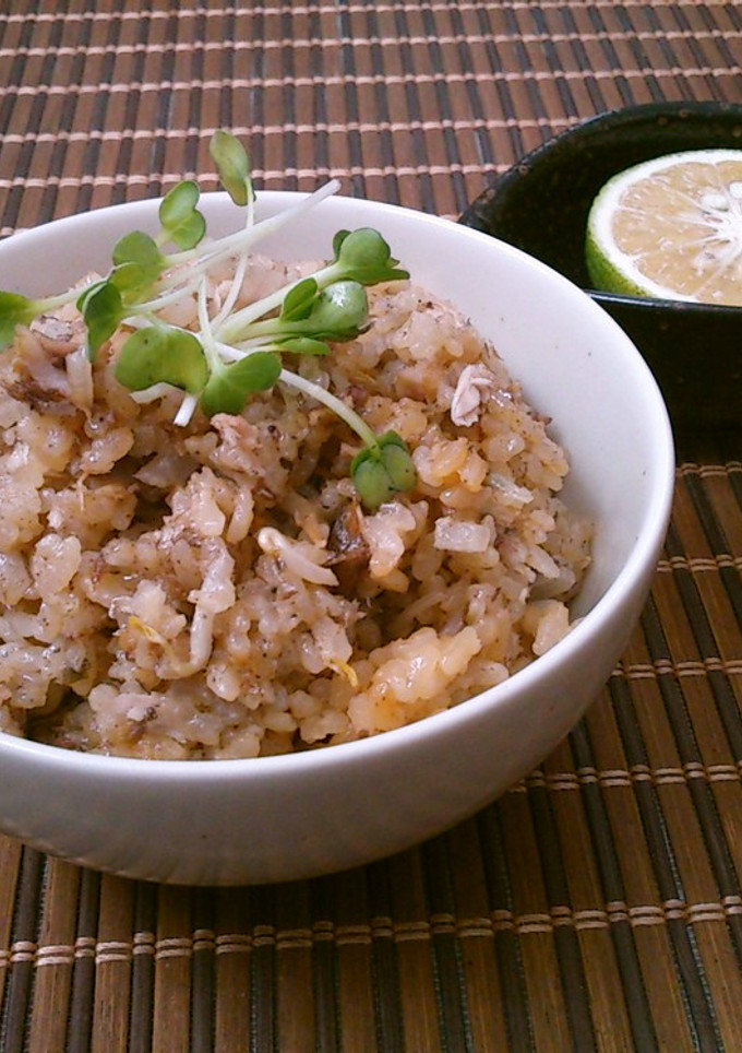 かぼすをギュッとサンマの炊き込みご飯-レシピのメイン写真