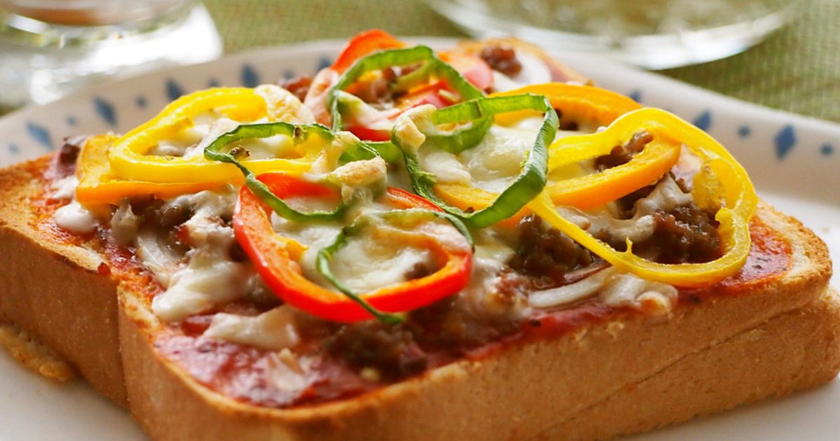 月見ピザトースト by 蒼井つばさ 【クックパッド】 簡単おいしい