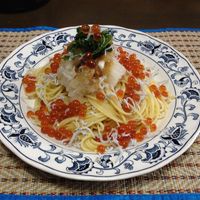 しらすといくら シラス丼食べるならスマル家👇 駿河湾名産の透明感あふれる生