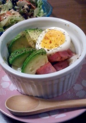 ベーコンアボカドゆで卵ココットカマン-レシピのメイン写真