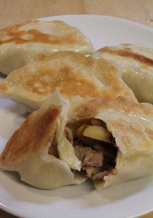 ランチおやつに！カリッもちのジャンボ餃子-レシピのメイン写真
