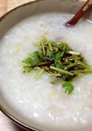 豚肉と長ネギの中華粥 パクチーのせ-レシピのメイン写真