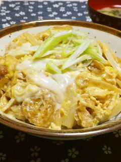 プラス油揚げでおいし〜い♪卵丼-レシピのメイン写真