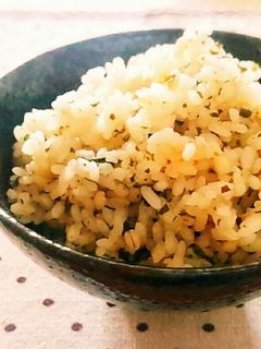 おにぎり運動会行楽遠足弁当にわかめご飯-レシピのメイン写真