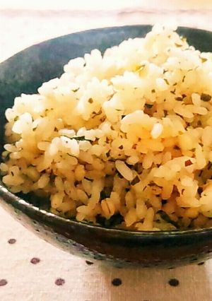 おにぎり運動会行楽遠足弁当にわかめご飯-レシピのメイン写真