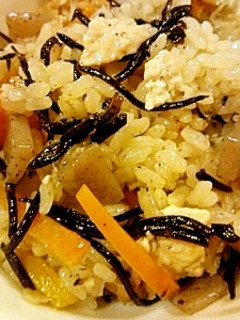 ひじきと鶏肉の炊き込みご飯***-レシピのメイン写真