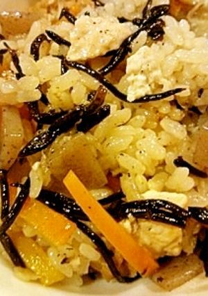 ひじきと鶏肉の炊き込みご飯＊＊＊-レシピのメイン写真