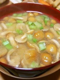 なめこたっぷり味噌汁-レシピのメイン写真