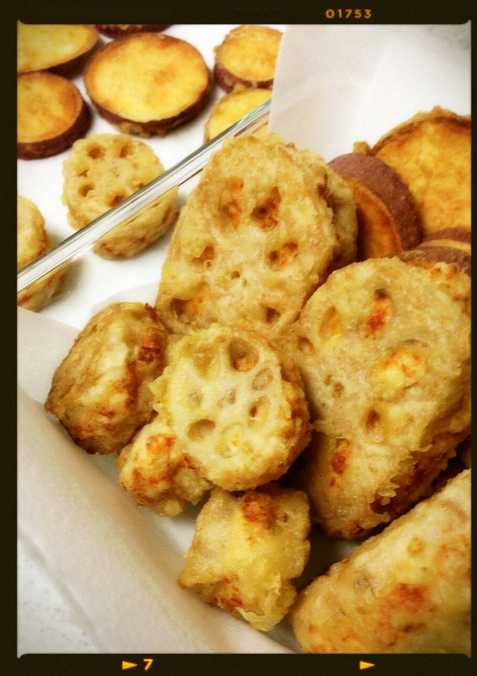 細めの蓮根で挟み揚げ-レシピのメイン写真
