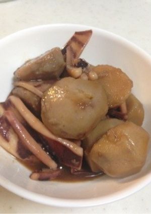 間違いない✨里芋とイカの煮物-レシピのメイン写真