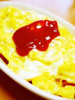 ケチャップ炒めて♪懐かしい味のオムライス-レシピのメイン写真