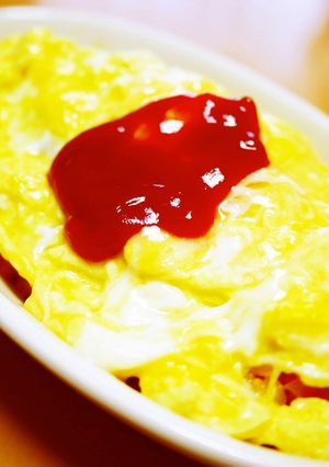 ケチャップ炒めて♪懐かしい味のオムライス-レシピのメイン写真