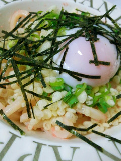 簡単ずぼらご飯☆温玉のせ明太子うどん-レシピのメイン写真
