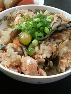 もちもち!鮭と舞茸の炊き込みおこわ-レシピのメイン写真