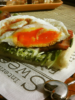 簡単朝食*ベーコンエッグトースト*-レシピのメイン写真