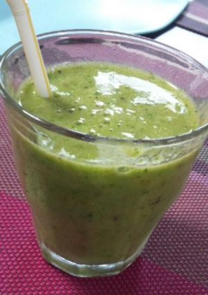 初心者も飲みやすい簡単グリーンスムージー-レシピのメイン写真