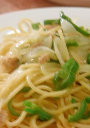 シンプルピーマンと玉ねぎのパスタ-レシピのメイン写真