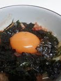手軽にガッツリ、キム玉丼-レシピのメイン写真