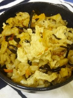 炊飯器で 豆腐とひじきの炊き込みご飯-レシピのメイン写真