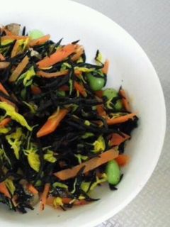 菊と枝豆のひじき煮-レシピのメイン写真
