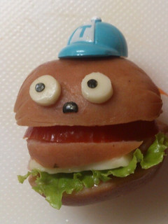 コロコロウインナーでハンバーガーくん-レシピのメイン写真