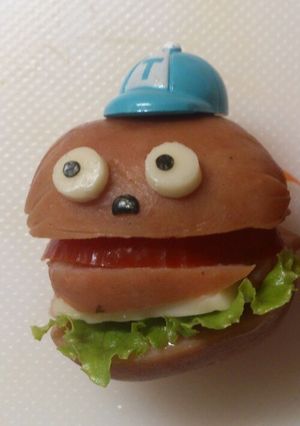 コロコロウインナーでハンバーガーくん-レシピのメイン写真