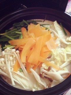 簡単なのに絶品♡鶏ガラスープのラーメン鍋-レシピのメイン写真