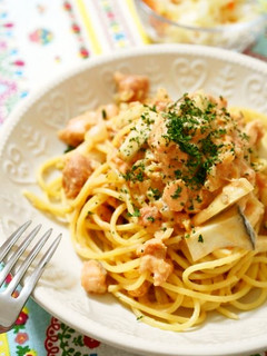 秋鮭ときのこのトマトクリームパスタ-レシピのメイン写真