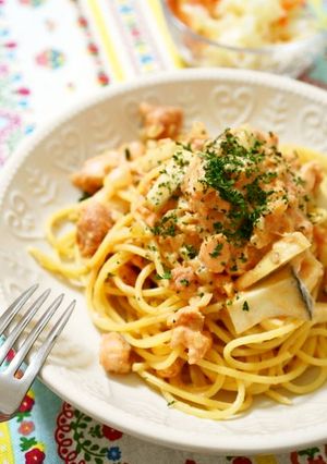秋鮭ときのこのトマトクリームパスタ-レシピのメイン写真