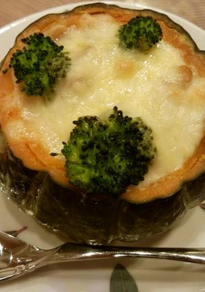 丸ごと食べれる♡かぼちゃの器のグラタン-レシピのメイン写真