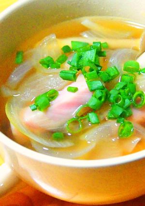 ベーコンとキノコの簡単コンソメスープ♪-レシピのメイン写真