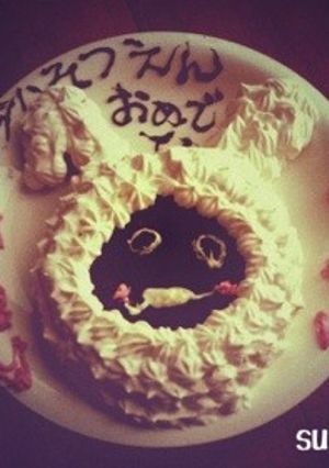 簡単おやつ★炊飯器で作るなめこデコケーキ-レシピのメイン写真