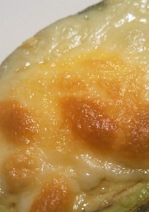【簡単おつまみ】アボカドのチーズ焼き-レシピのメイン写真