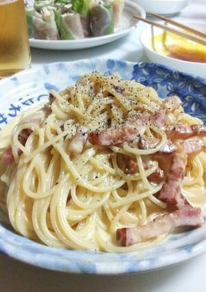 家でも簡単、クリーミーなカルボナーラ-レシピのメイン写真