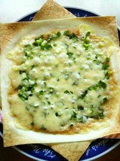 春巻きの皮でパリパリネギ味噌ピザ♪-レシピのメイン写真