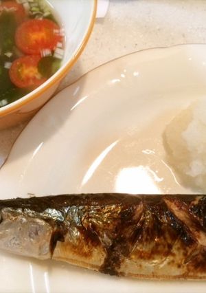北海道産さんまの塩焼withトマトスープ-レシピのメイン写真