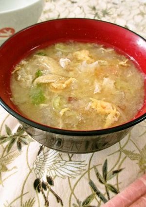 鰹節入り♡娘の好きな白菜と卵の味噌汁-レシピのメイン写真