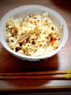 鯖の水煮とごぼうの炊き込みご飯-レシピのメイン写真