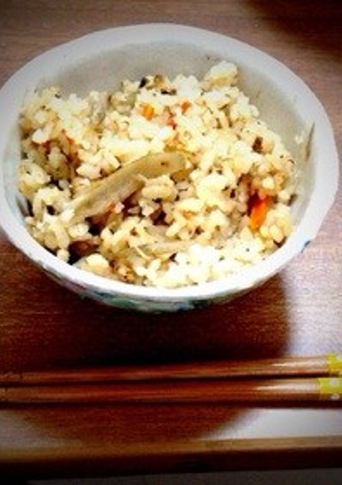 鯖の水煮とごぼうの炊き込みご飯-レシピのメイン写真