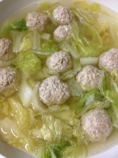 鶏がらスープの素で白菜と鶏つくねのスープ-レシピのメイン写真
