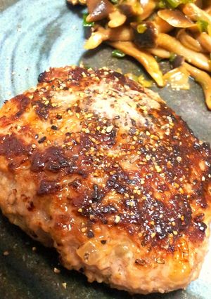 肉を味わう！卵なしペッパーハンバーグ-レシピのメイン写真