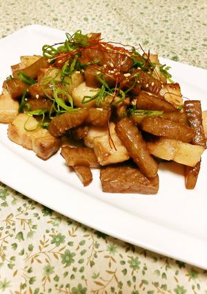 ひと手間で柔らか~豚バラこんにゃく炒め♪-レシピのメイン写真