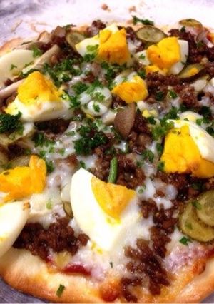 カレー風味のミートエッグピザ-レシピのメイン写真