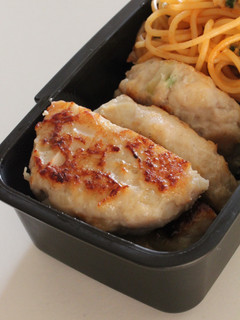 鶏ミンチ+塩麹deれんこんハンバーグ-レシピのメイン写真