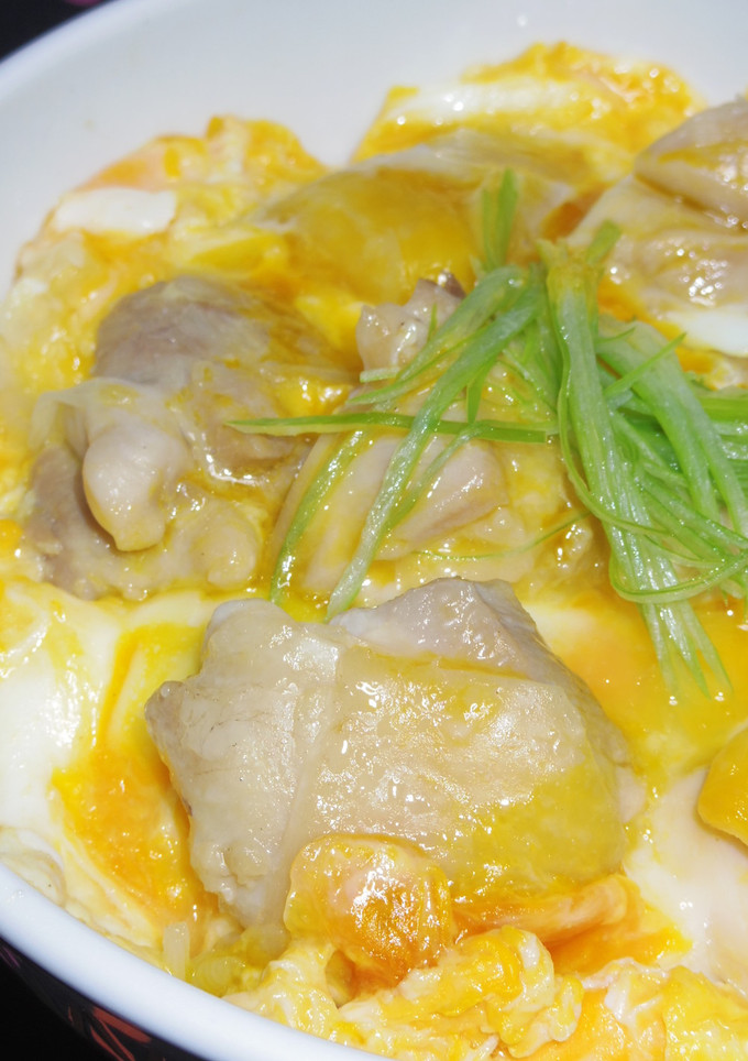 親子丼やカツ丼の玉子を半熟に仕上げるコツ-レシピのメイン写真