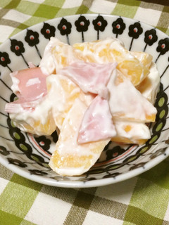 柿とハムの水切りヨーグルト和え-レシピのメイン写真